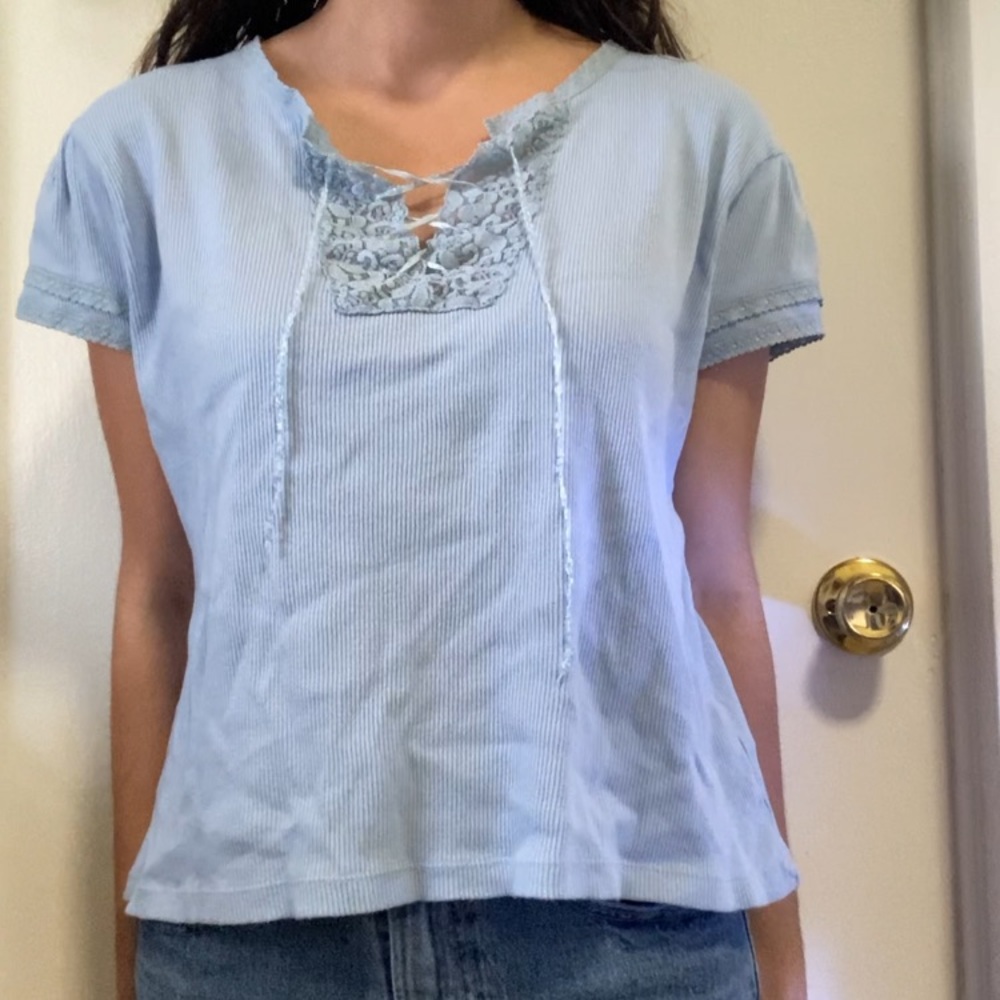 Allison Britney y2k ribbed blouse. Puff sleeves and lace trim.